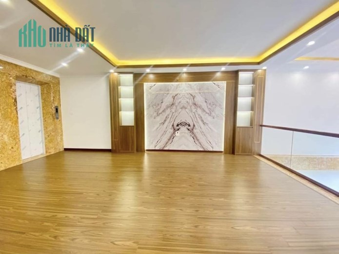 Bán nhà  Ô Tô Kinh Doanh  4,05 Tỷ, 40m2  Phố Viên Đại Học Mỏ, Bắc Từ Liêm.0965283789
