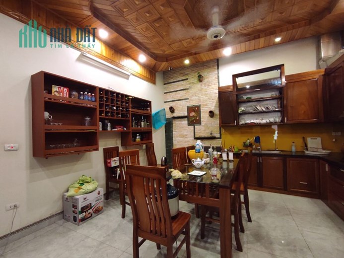 Bán nhà 45m x 4T Ngọc Lâm, đường trước nhà 5m  giá 3,x tỷ TL. LH: 0936123469
