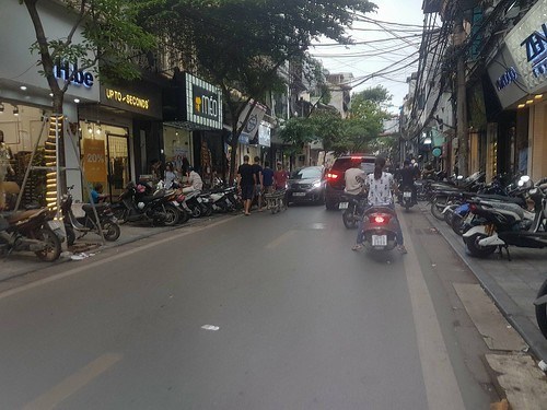 PHÂN LÔ MAI DỊCH CẦU GIẤY - VỈA HÈ SIÊU RỘNG - Ô TÔ TRÁNH - 52M2 GIÁ CHÀO 11 TỶ.