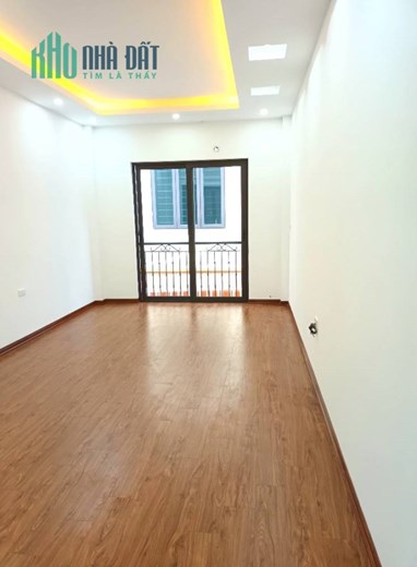 Bán nhà 40m Gia Quất , tặng nội thất chỉ việc đến ở  giá 2,x tỷ TL. LH: 0936123469