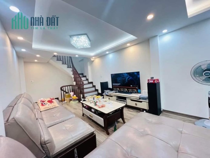 BÁN NHÀ MẶT NGÕ PHỐ THANH NHÀN, NHÀ ĐẸP Ở NGAY 30M2x5T GIÁ 5,5 TỶ