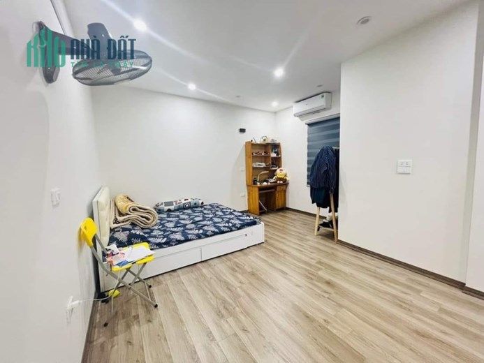 BÁN NHÀ MẶT NGÕ PHỐ THANH NHÀN, NHÀ ĐẸP Ở NGAY 30M2x5T GIÁ 5,5 TỶ
