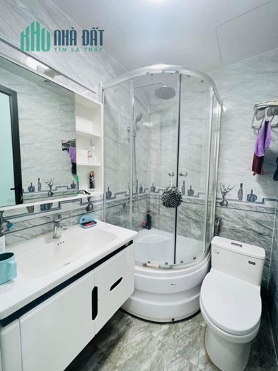 BÁN NHÀ MẶT NGÕ PHỐ THANH NHÀN, NHÀ ĐẸP Ở NGAY 30M2x5T GIÁ 5,5 TỶ