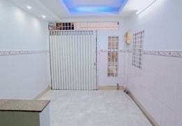 BÁN NHÀ 1 TRỆT 1 LẦU NGAY CHỢ HUỲNH VĂN CHÍNH