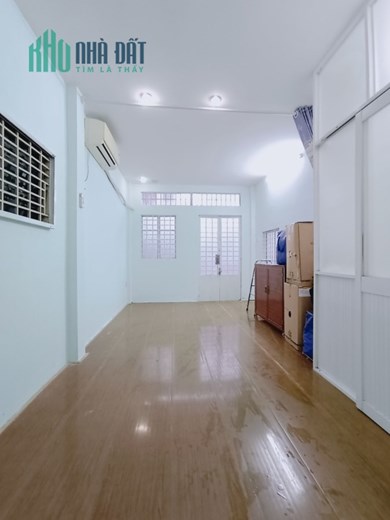 BÁN NHÀ 1 TRỆT 1 LẦU NGAY CHỢ HUỲNH VĂN CHÍNH