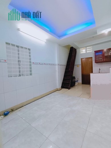 BÁN NHÀ 1 TRỆT 1 LẦU NGAY CHỢ HUỲNH VĂN CHÍNH