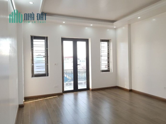 Bán nhà tuyến 2 Trung Hành, 75m 4 tầng GIÁ 4 tỉ sân cổng riêng, ô.tô để trong nhà