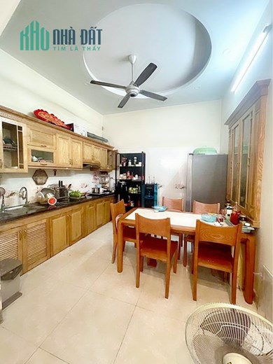 Bán nhà Khúc Thừa Dụ gần AEON, 40m 3 tầng GIÁ 2.2 tỉ nhà dân đang ở