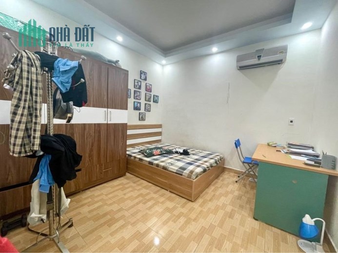 Bán nhà Khúc Thừa Dụ gần AEON, 40m 3 tầng GIÁ 2.2 tỉ nhà dân đang ở