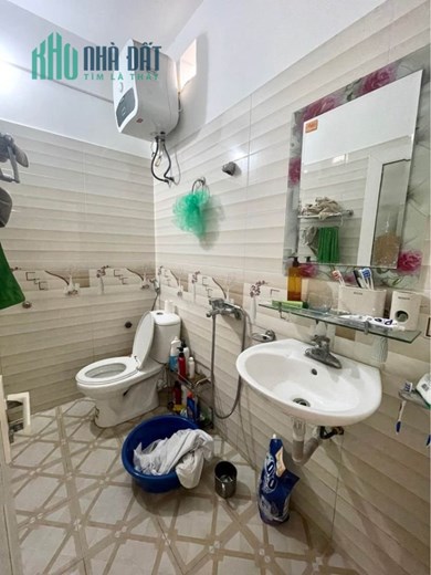 Bán nhà Khúc Thừa Dụ gần AEON, 40m 3 tầng GIÁ 2.2 tỉ nhà dân đang ở