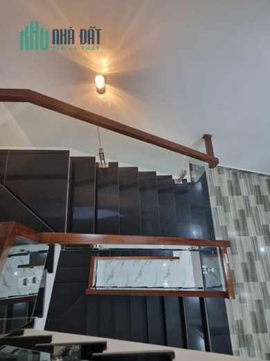 Bán nhà mặt đường Kiều Sơn - Văn Cao, 62m 4 tầng GIÁ 4.25 tỉ mới tinh, giá sốc