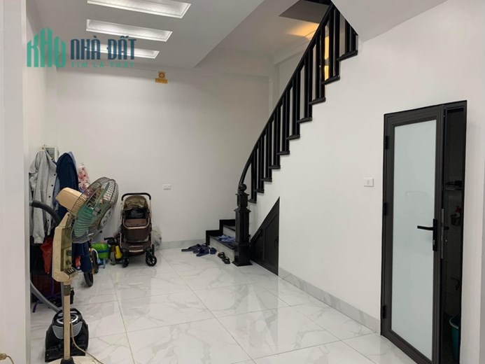 Bán đẹp Ngọc Lâm, 48m, 5 tầng, MT 4m, ô tô ngõ thông, 6 tỷ 2