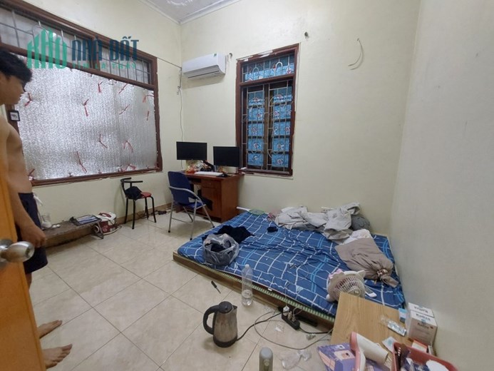 Cho thuê nhà , HGĐ, Ở nhóm, 75m2, 2T, 4N, 8tr, Láng, Cầu Giấy. gần ô tô.