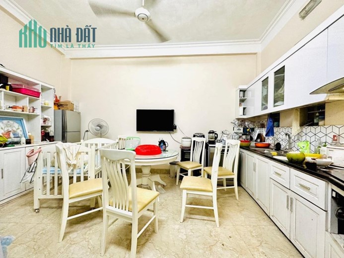 Bán nhà ngõ 263 Lê Trọng Tấn 52m 5T MT4.2 4.05 tỷ-ngõ thông-view hồ