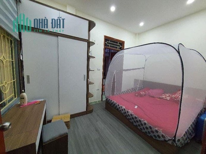Bán nhà ngõ 263 Lê Trọng Tấn 52m 5T MT4.2 4.05 tỷ-ngõ thông-view hồ