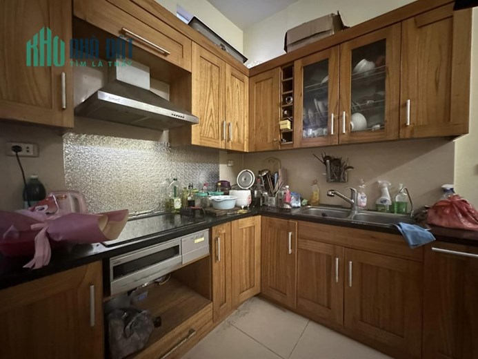 CẦN BÁN GẤP NHÀ THANH NHÀN, DÂN XÂY, DIỆN TÍCH RỘNG, Ở LUÔN, 42m x 5T, NHỈNH 3 TỶ 0901753139