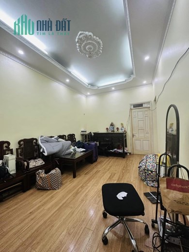 CẦN BÁN GẤP NHÀ THANH NHÀN, DÂN XÂY, DIỆN TÍCH RỘNG, Ở LUÔN, 42m x 5T, NHỈNH 3 TỶ 0901753139