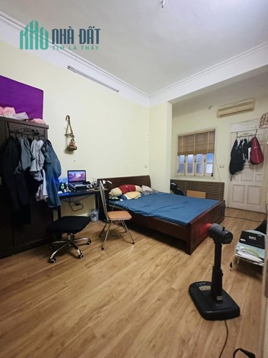 CẦN BÁN GẤP NHÀ THANH NHÀN, DÂN XÂY, DIỆN TÍCH RỘNG, Ở LUÔN, 42m x 5T, NHỈNH 3 TỶ 0901753139