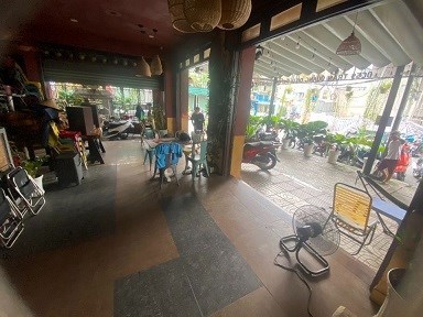 Làm nhiều việc và không có thời gian quản lí nên cần sang quán cafe  như hình