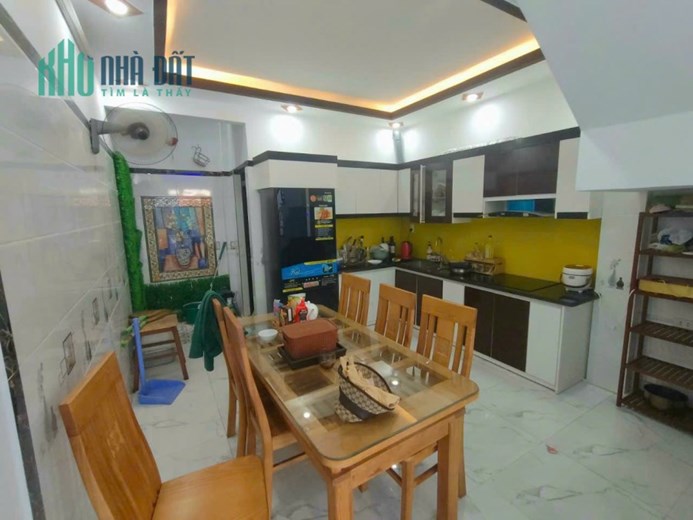 Bán nhà 4 Tầng mặt Ngõ Ngô Gia Tự 4ty100 có tt