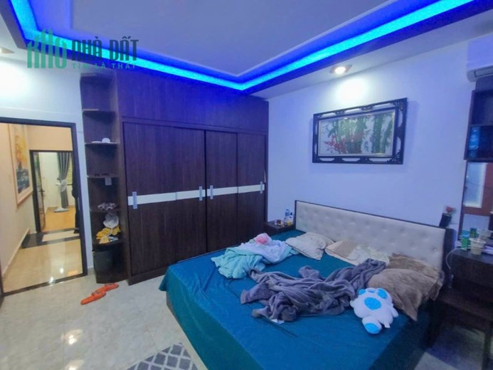 Bán nhà 4 Tầng mặt Ngõ Ngô Gia Tự 4ty100 có tt