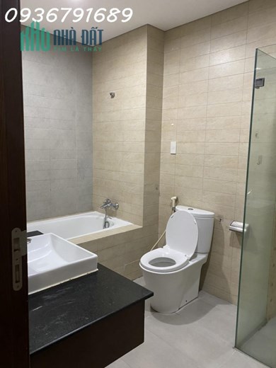 Cho thuê căn hộ cao cấp EverRich Quận 11, lầu cao view đẹp, 161m2 - 3PN - 3WC
