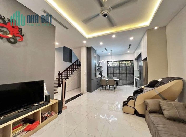 Bán nhà Trần Bình , 40m 5 tầng, 4 phòng, full nội thất, giá nhỉnh 5tỷ