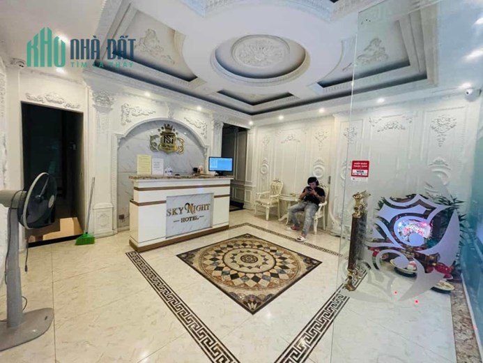 Bán gấp nhà Mặt phố Lê Quý Đôn giá 41 tỷ, 160m2, MT 10m, đầu tư XD