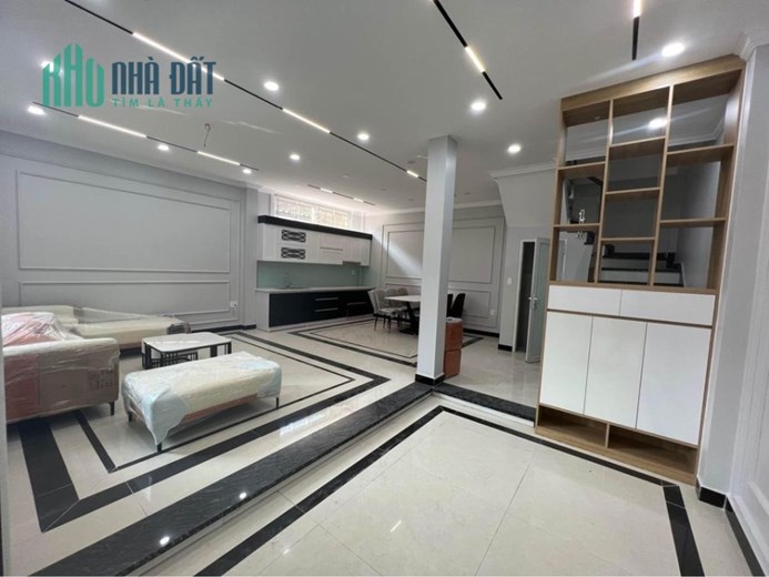 Dãy nhà xây mới sau nhà mặt đường Miếu 2 xã tiện kinh doanh, ô tô đỗ cửa ngày đêm