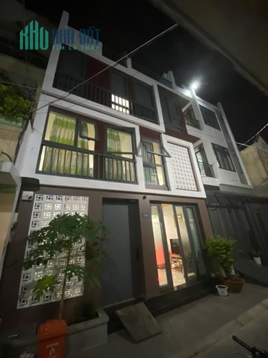 Bán nhà HXH Lê văn việt DT 65m đúc 3 lầu khu víp