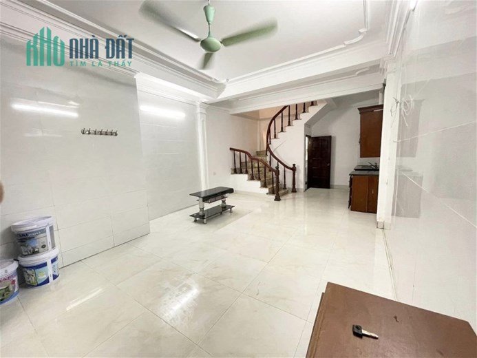 Siêu hiếm mặt ngõ 148 Trần Duy Hưng, Cầu Giấy, 35m2, 5 tầng, nhà đẹp, ở luôn giá 5.2 tỷ