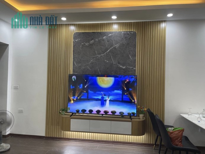 💥ĐẸP💥 Tập thể ĐH Luật, Phan Văn Trường 110m2, 4PN, ô tô đỗ dưới, 2.95 tỷ