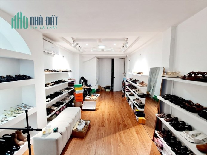 Bán nhà mặt ngõ 165 Dương Quảng Hàm, Cầu Giấy, 35m2, 5 tầng, kinh doanh, ngõ rộng, giá 7.5 tỷ