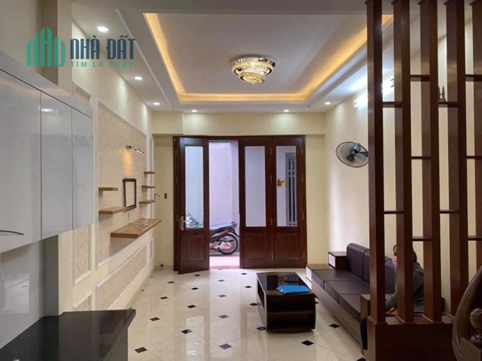 Bán Nhà Cầu Giấy - 48m2 x 5 tầng - Lô Góc - 15m Ra Phố - Nhỉnh 5 Tỷ.