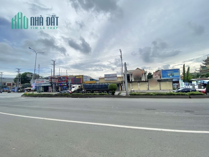 BÁN NHÀ mặt tiền sân vườn rộng 3000m2 tại Mỹ Xuân, thị xã Phú Mỹ, tỉnh BRVT