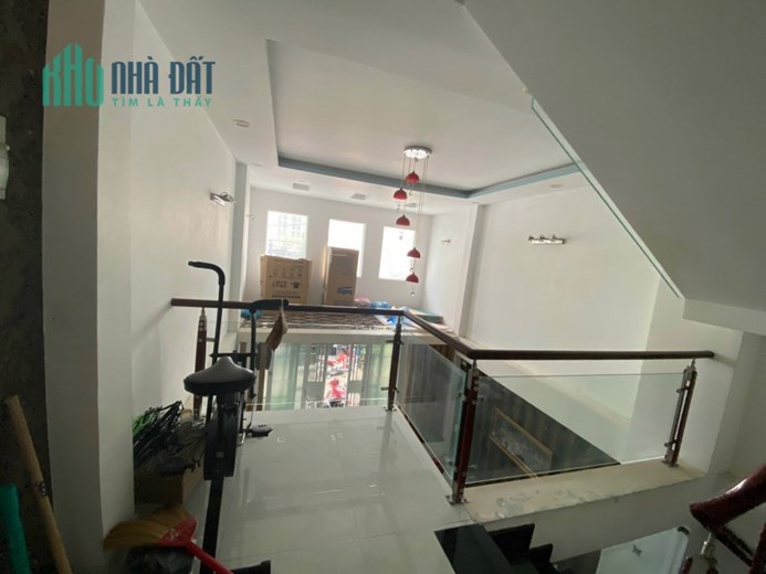 Cho thuê nhà nguyên căn 1 trệt 1 lầu gần đường Cao Lỗ, hẻm C7D, Quận 8