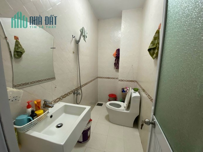 Cho thuê nhà nguyên căn 1 trệt 1 lầu gần đường Cao Lỗ, hẻm C7D, Quận 8