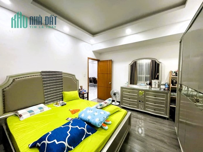 Bán căn hộ 149m2 3pn SHR tầng thấp chung cư Linh Tây