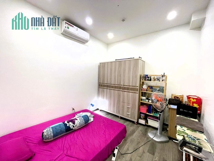 Bán căn hộ 149m2 3pn SHR tầng thấp chung cư Linh Tây