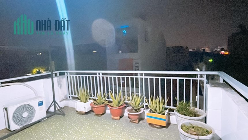 GẦN SIÊU THỊ AEON TÂN PHÚ - 4 TẦNG - 42M2 - HẺM XE TẢI THÔNG - CHỈ 3.X TỶ