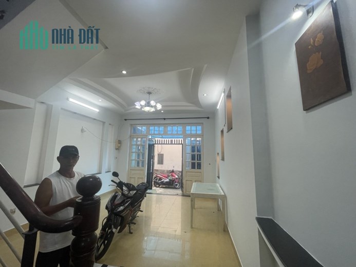 Bán nhà  HXH Lê Trọng Tấn, Tân phú 50m2 sổ vuông vức thuận tiện kinh doanh căn hộ dịch vụ cho thuê