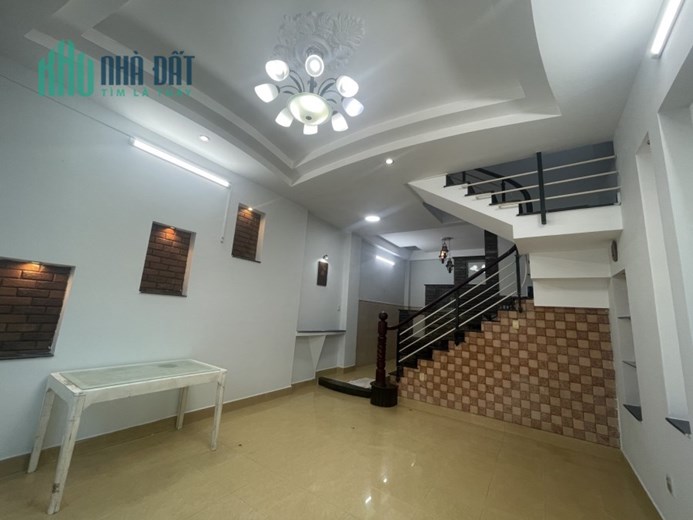 Bán nhà  HXH Lê Trọng Tấn, Tân phú 50m2 sổ vuông vức thuận tiện kinh doanh căn hộ dịch vụ cho thuê