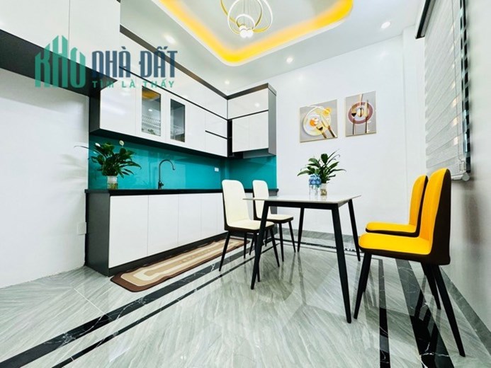 NHÀ ĐẸP NHƯ KHÁCH SẠN, CÁCH 1 NHÀ RA PHỐ TẶNG FULL NỘI THẤT 40M2, 4T, 4.98 TỶ - THANH XUÂN - HN.