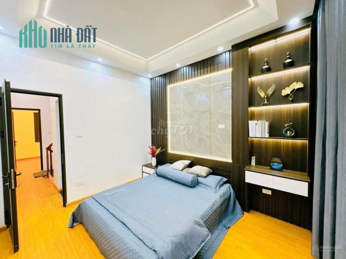 Bóc Tem! Phố Lương Định Của,43m²x4Tầng,3.5m,Ô Tô,Kinh Doanh,Nhỉnh 5Tỷ.