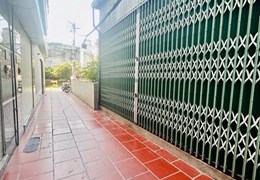 Bán đất Lĩnh Nam, Hoàng Mai, tặng nhà cấp 4 mới toanh, ô tô đỗ cửa 56 m2, 4 tỷ 800