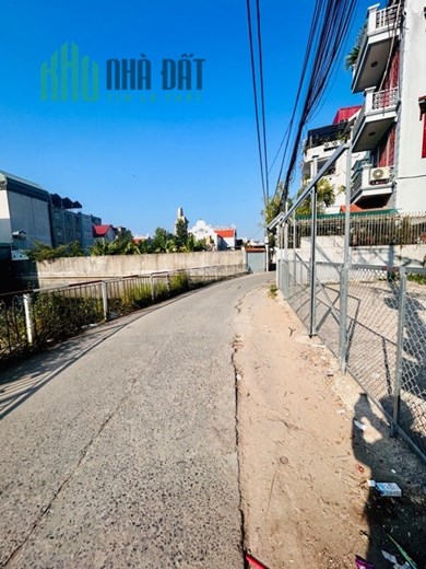 Bán đất Lĩnh Nam, Hoàng Mai, tặng nhà cấp 4 mới toanh, ô tô đỗ cửa 56 m2, 4 tỷ 800