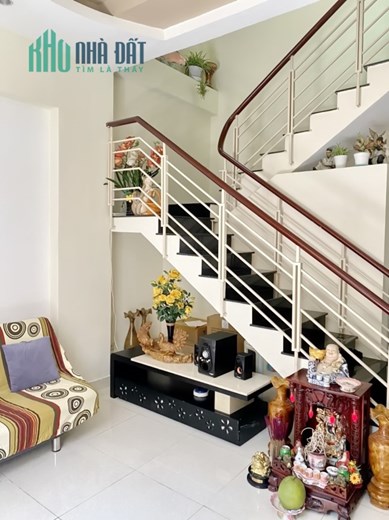 Nhà Phố 2 Lầu ST Mặt Tiền Hẻm Nguyễn Thị Thập, Phường Tân Phú, Quận 7