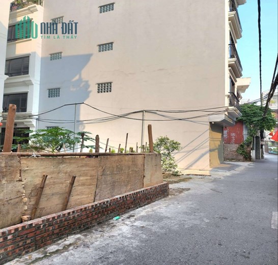 Bán đất Ngô Gia Tự, Long Biên, lô góc thoáng, oto vào rộng, 48m, mặt tiền: 4.5m, 3 tỷ