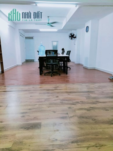Cho thuê mặt bằng tầng 1 rộng 70m, làm văn phòng, làm kho hoặc kinh doanh, khu vực Cầu Diễn