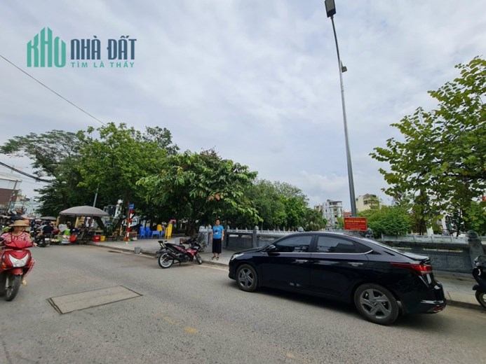 Bán Mảnh Đất Đẹp Phú Diễn 38m mặt tiền 4.5m, mặt sau 4,55m giá chỉ 2,5 tỷ.